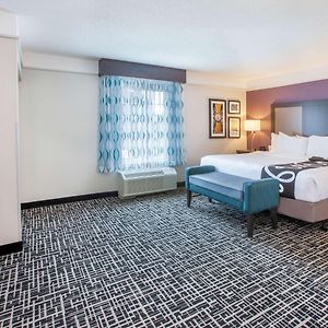 Deluxe King Suite Mobility or Hearing Impaired Access Non-Smoking